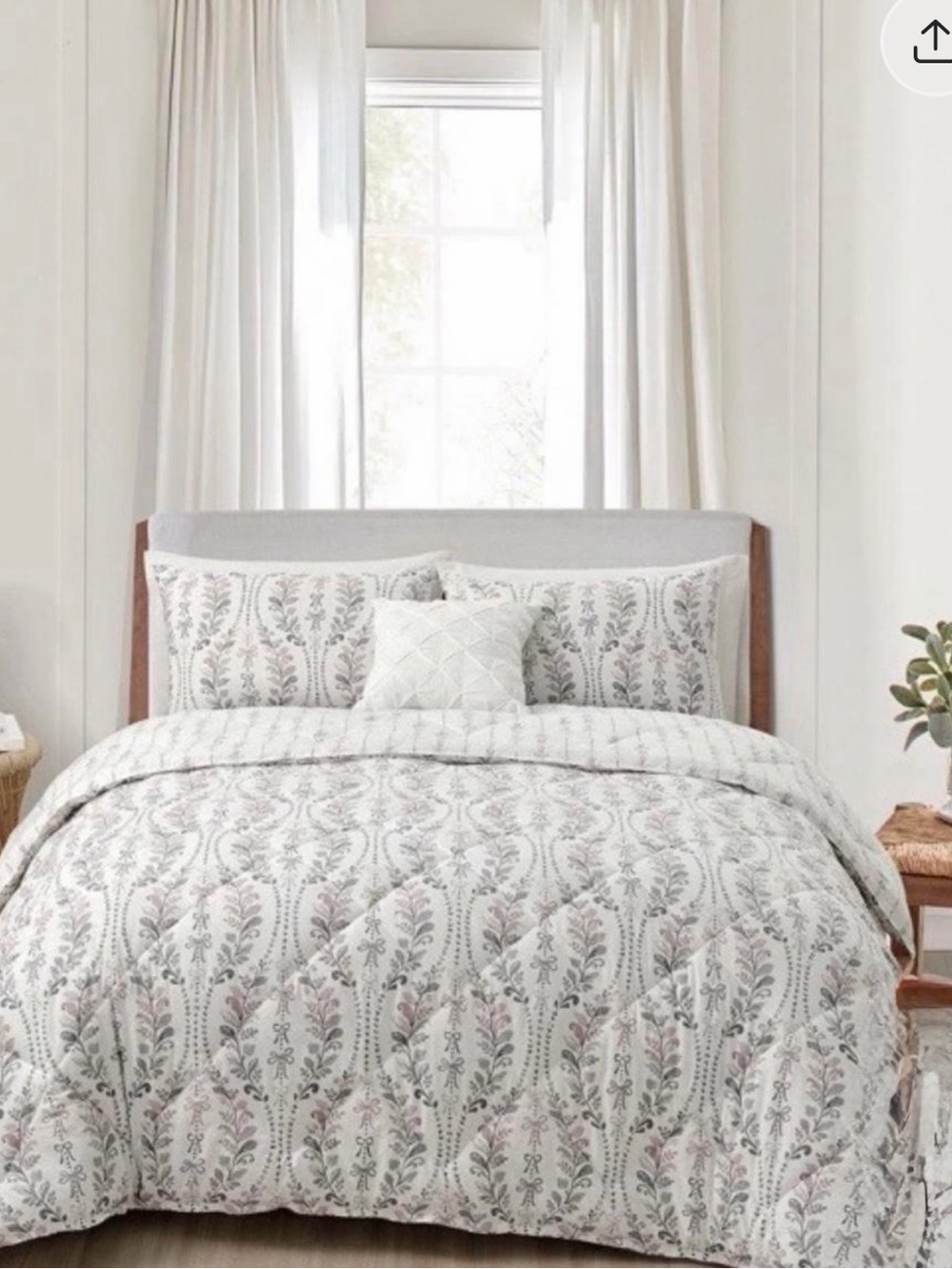 Floral Vine Quilted Comforter Set in Soft White and Blush size TWIN NEW IN BAG